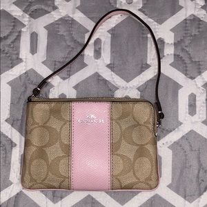 SOLD❌ Coach wristlet